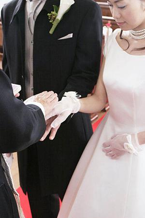 人気の福岡のウエディングドレス店